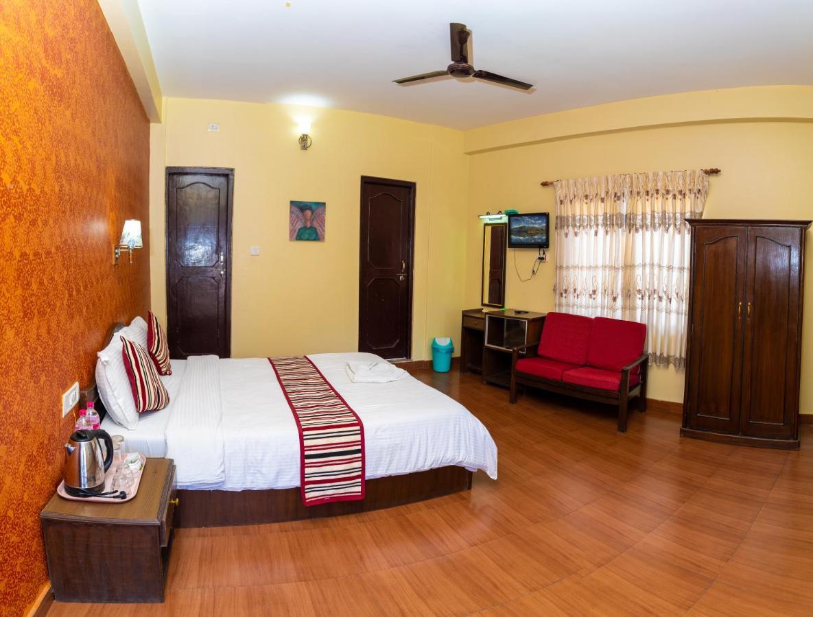 Butterfly Lodge Pokhara Luaran gambar