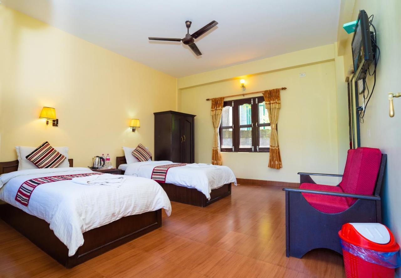 Butterfly Lodge Pokhara Luaran gambar