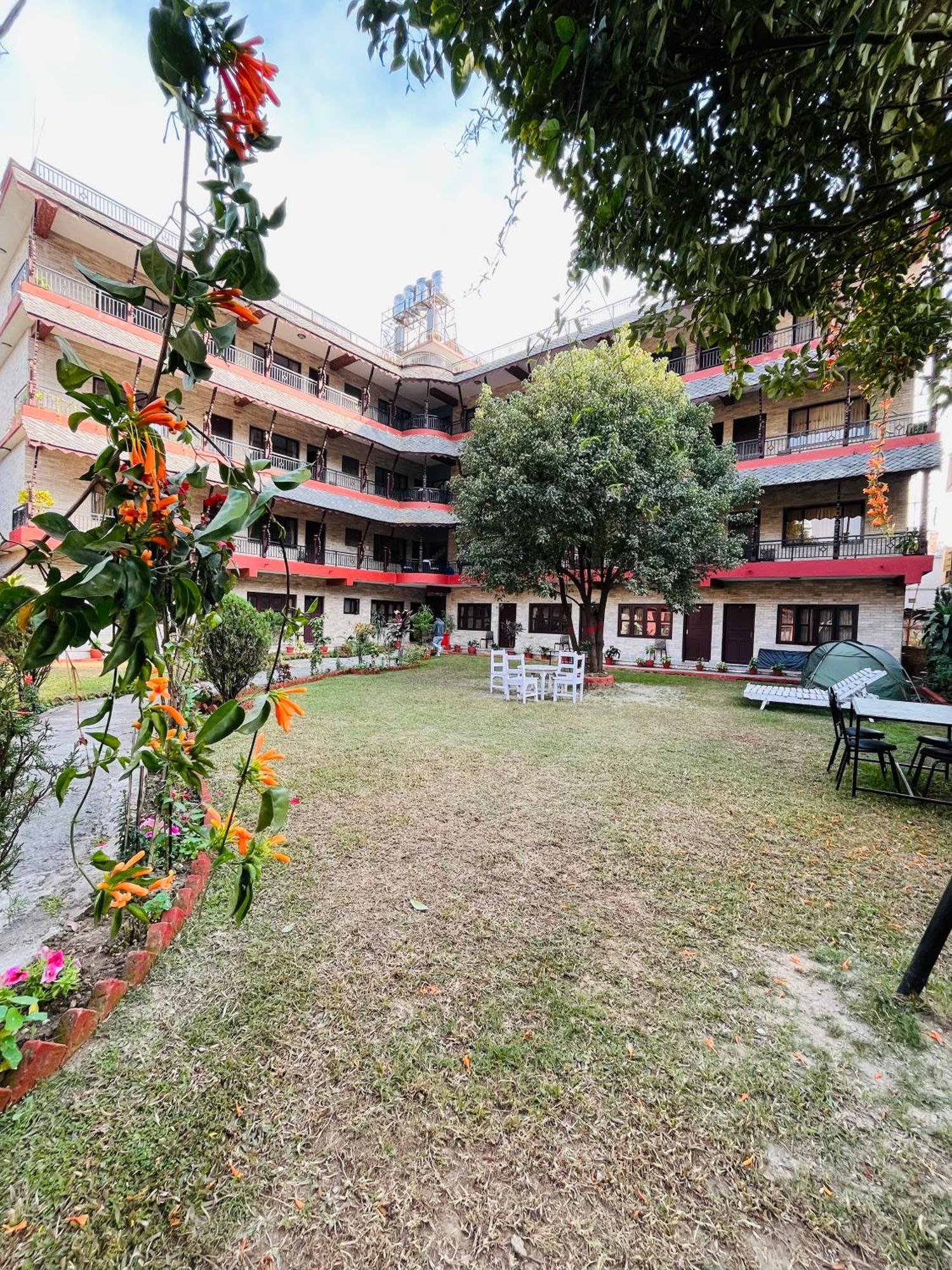 Butterfly Lodge Pokhara Luaran gambar