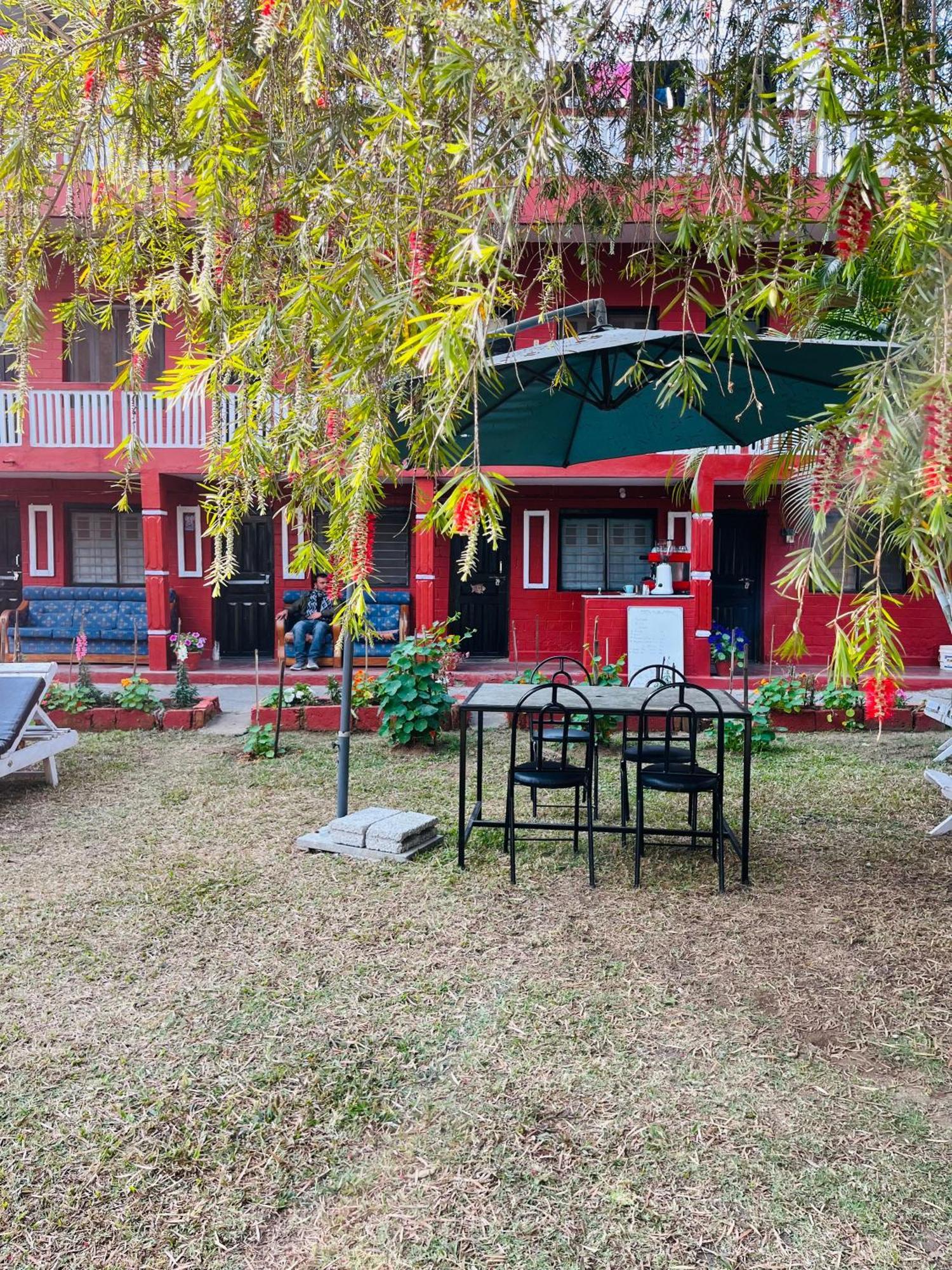 Butterfly Lodge Pokhara Luaran gambar