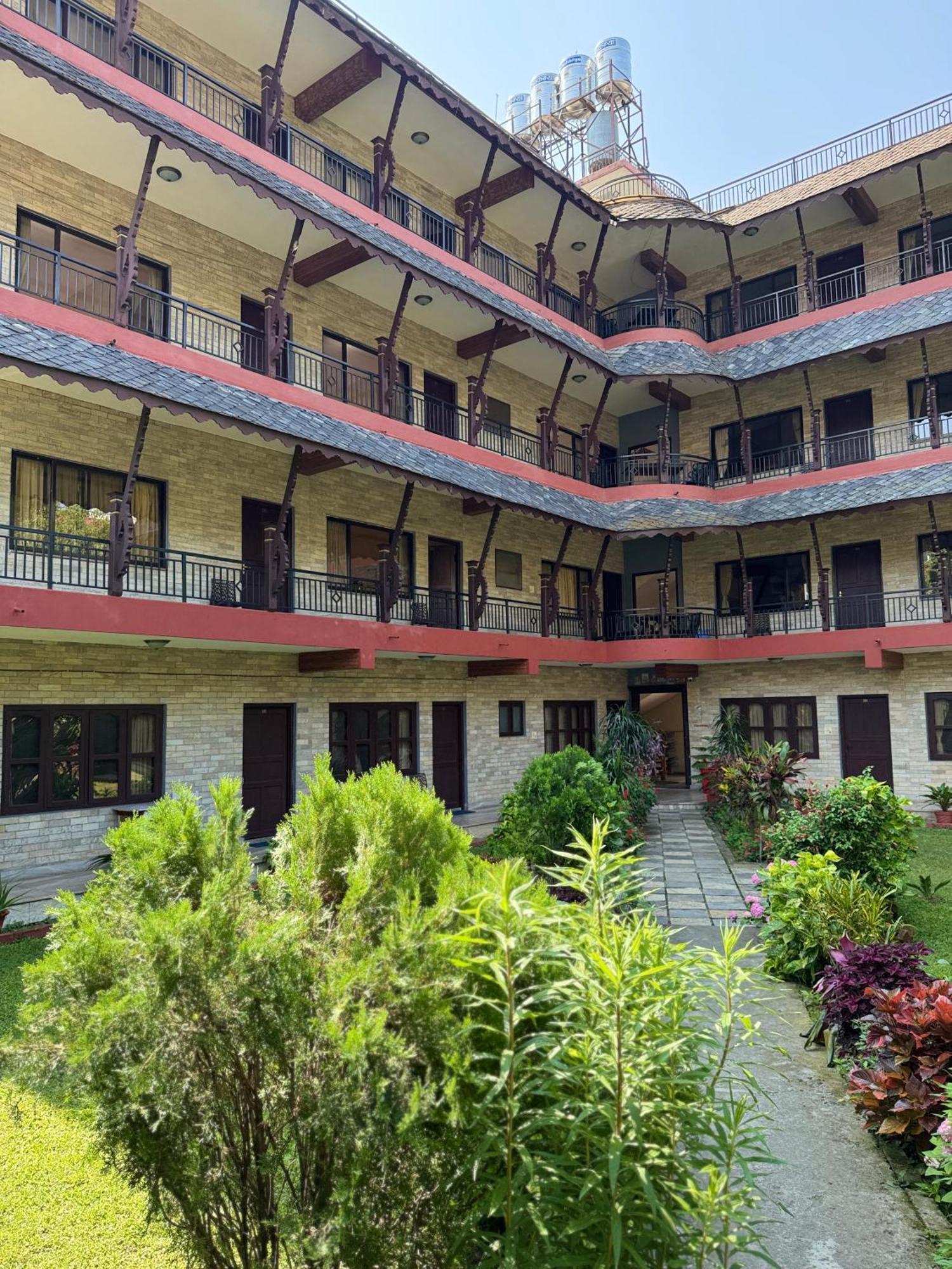 Butterfly Lodge Pokhara Luaran gambar