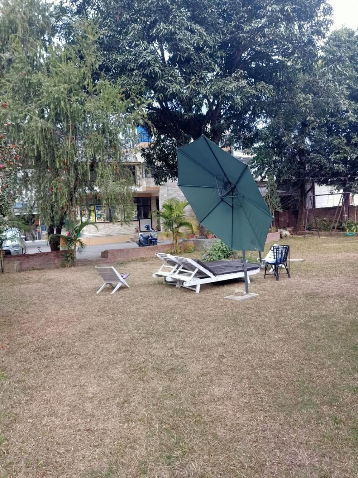 Butterfly Lodge Pokhara Luaran gambar