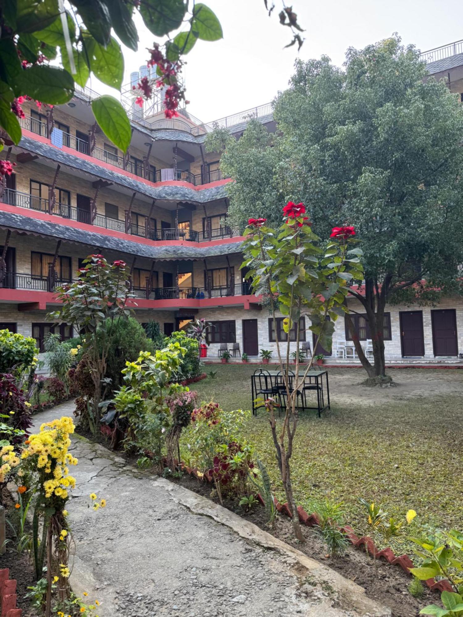 Butterfly Lodge Pokhara Luaran gambar